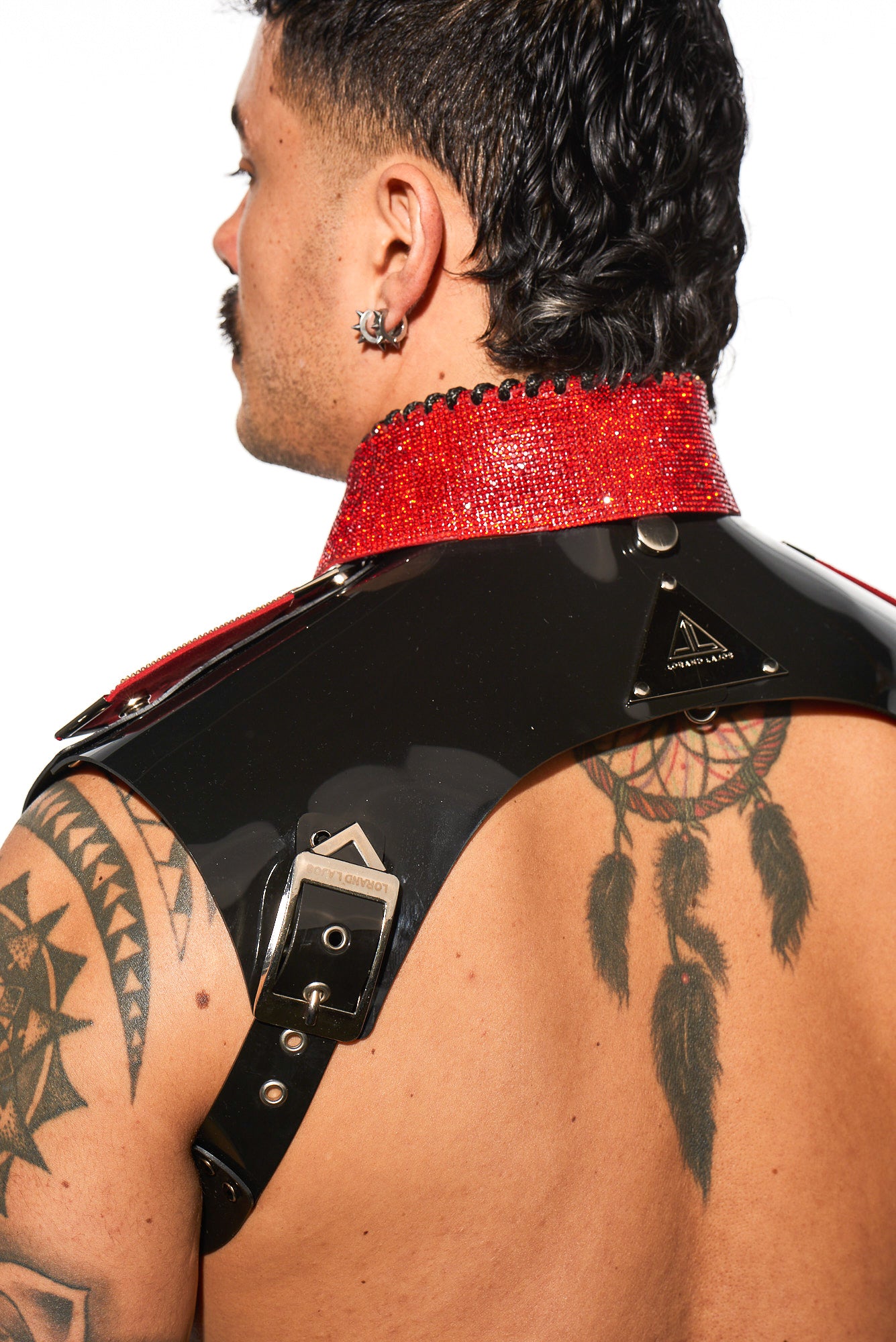 ARNOLD set black vinyl and crystal accessories
